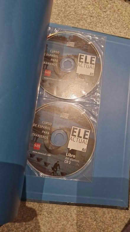 Photo of free Spanish A1 textbook/workbook + CDs (Surbiton KT5) #3