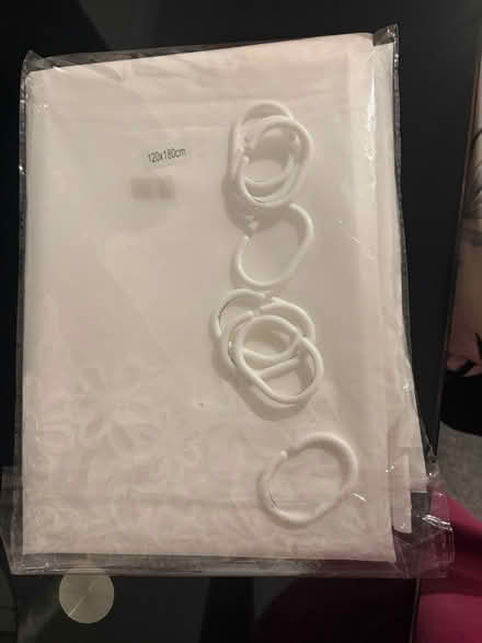 Photo of free White floral shower curtain (E3) #2