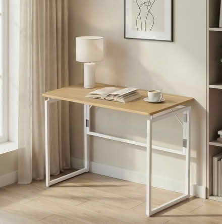 Photo of writing table (with a chair) (Lamorbey DA15) #1
