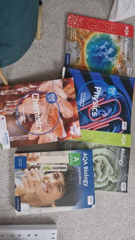 Photo of free AQA A Level GCSE science textbooks (Surbiton KT5) #1