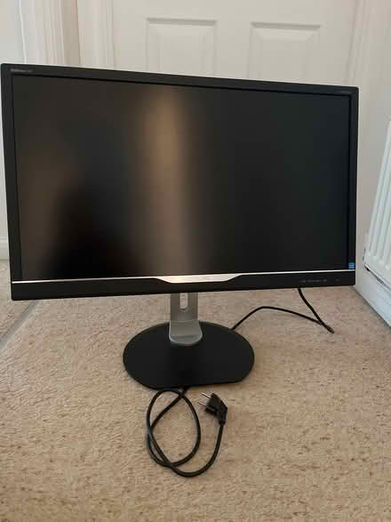 Photo of free Screen monitor (Hitchin) #1