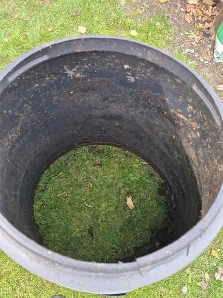 Photo of free Compost bin with lid (South Reading RG2) #2