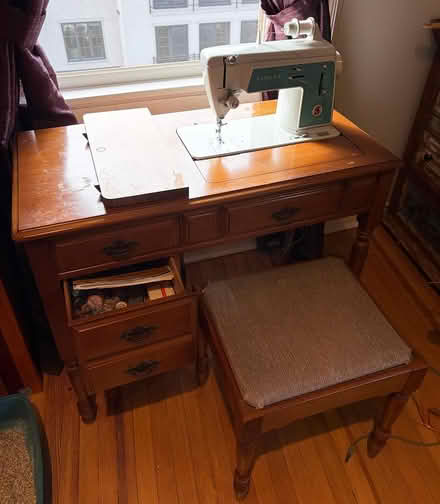 Photo of free Singer Model 628 Sewing Machine (Bronxville) #2