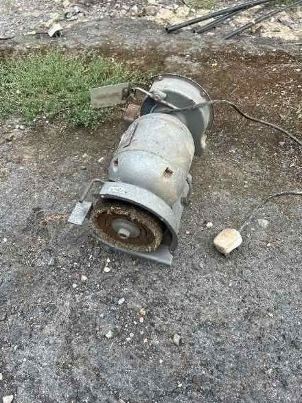 Photo of free Bench grinder and polisher (Garsington OX44) #2