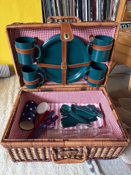 Photo of free Picnic basket and contents (Bedminster Down BS13) #1