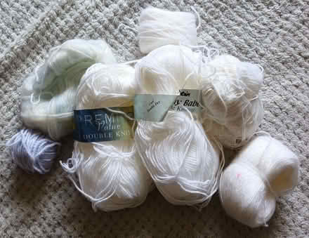 Photo of free DK Yarn – Whites & a Little Lavender (Hatch End HA5) #1