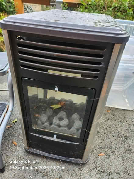 Photo of free Calor gas fire with flame effect (Bowgreave PR3) #1