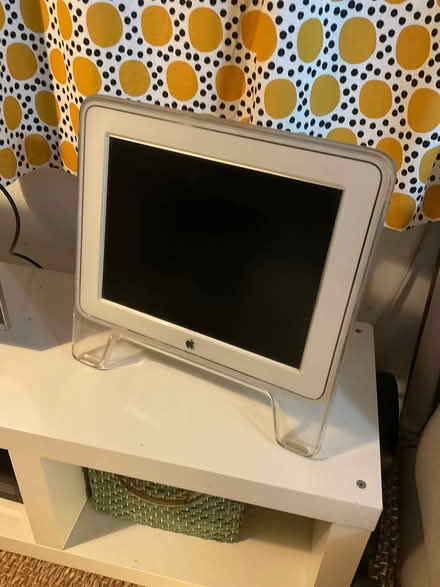 Photo of free Vintage Powermac G4 and screen (Bury Park LU3) #2