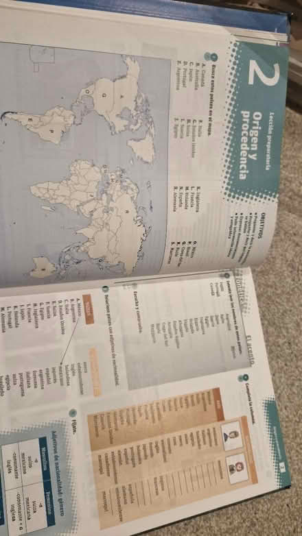 Photo of free Spanish A1 textbook/workbook + CDs (Surbiton KT5) #2