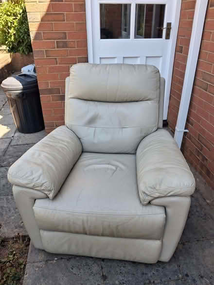 Photo of free Lazy Boy Recliner Armchair (Burghill HR4) #1