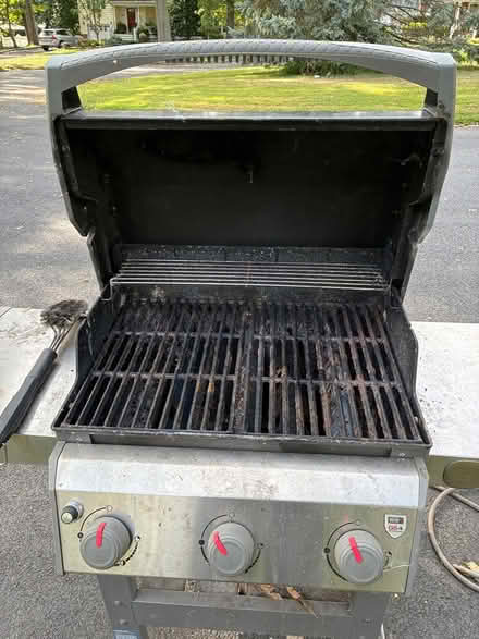 Photo of free Weber gas grill (2374 redwood road on curb) #3