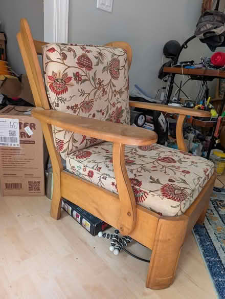 Photo of free Wood frame chair (Odenton) #2