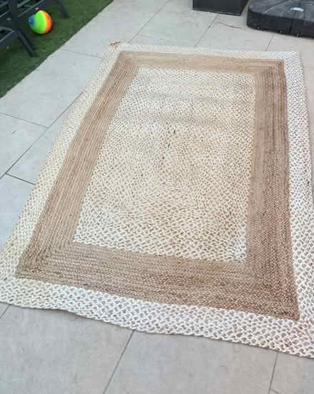 Photo of free Rug (Tw9 1xs) #1