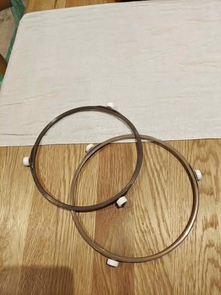 Photo of free Two microwave plate support (Sw16) #1