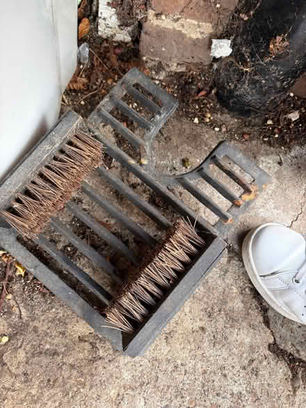 Photo of free boot scraper and brush (Kensington W14) #1
