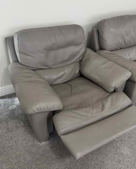 Photo of free Grey sofas give away (Hockley SS5) #3