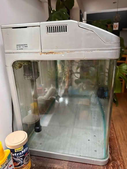 Photo of free 90 Litre Fish Tank (Haslemere Surrey) #2