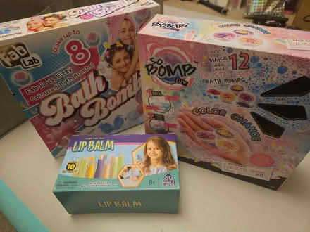 Photo of free Bath bomb and lip balm kits (Ulverley Green B92) #1