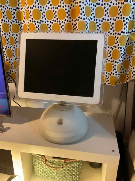 Photo of free Vintage G4 imac (Bury Park LU3) #1