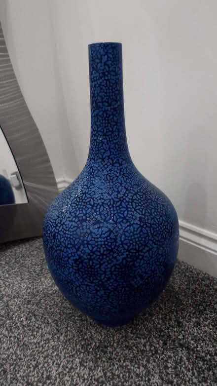 Photo of free Large blue vase (New Stevenston ML1) #1
