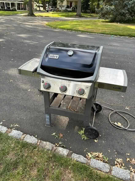 Photo of free Weber gas grill (2374 redwood road on curb) #2