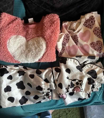 Photo of free Girls clothes (W10 nottinghill) #2