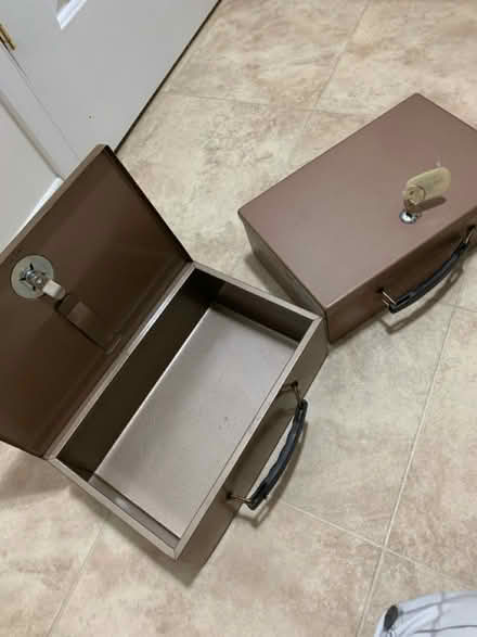 Photo of free SAFE BOX for valuables (Boulevard Manor) #1