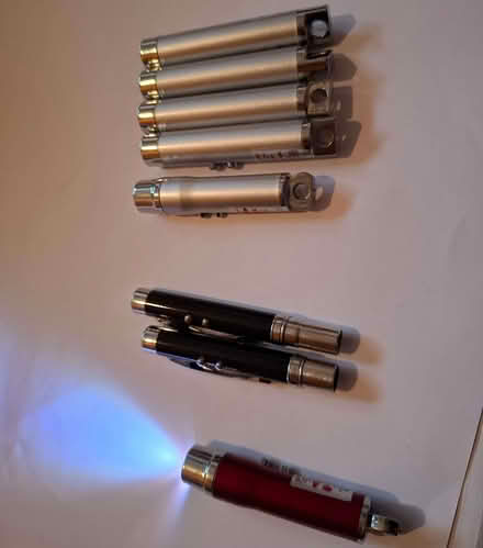 Photo of free mini laser/torches (Emmbrook RG41) #1