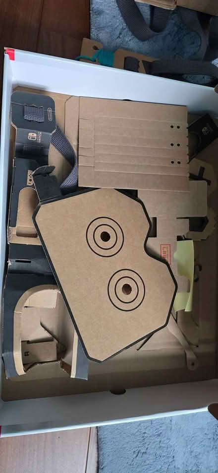 Photo of free Nintendo labo robot kit (Hackney E5) #2