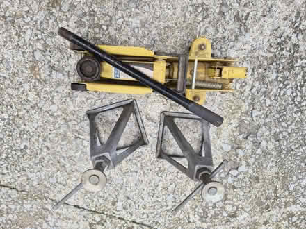 Photo of free Jack and Stands (Lawrence and Warden Avenues) #1