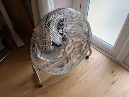 Photo of free Large floor fan (Putney SW15) #1