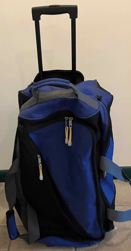 Photo of free Holdall (Guildford town centre GU1) #1