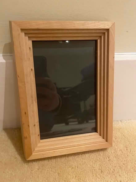 Photo of free PICTURE FRAME: wooden 19 x 14cm (De Parys MK40) #1