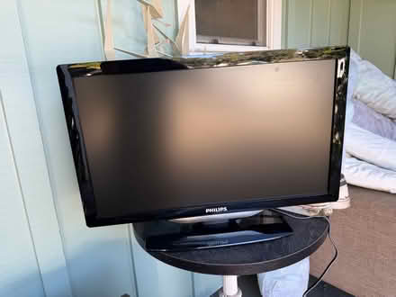 Photo of free small tv (El Camino/shoreline/Miramonte) #1