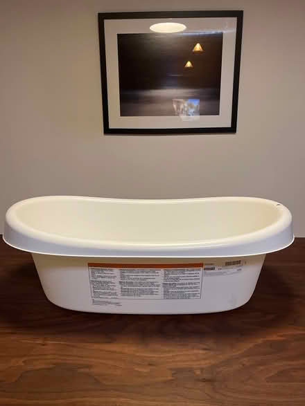 Photo of free Baby bath (Near Lansdowne Subway Station) #1