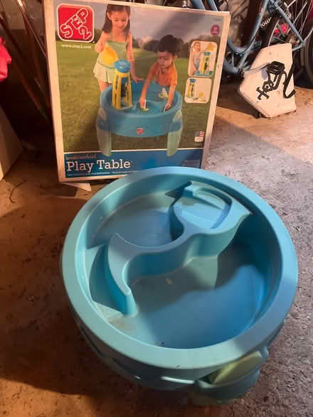 Photo of free Water play table (Northwestern Morton Grove) #1