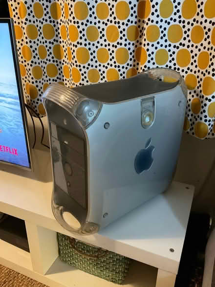 Photo of free Vintage Powermac G4 and screen (Bury Park LU3) #1