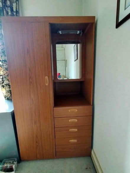 Photo of free Small wardrobe (Putney SW15) #1