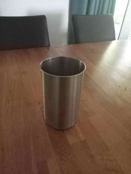 Photo of free Utensil holder (Bracknell RG12) #1