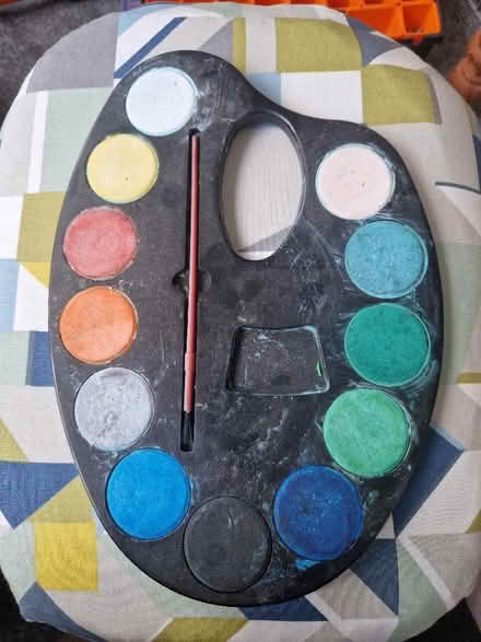 Photo of free Watercolour paints in palette (West End LA3) #1