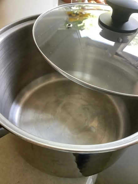 Photo of free Large pot (Hatfield AL10) #2