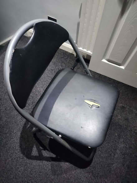 Photo of free a black folding chair (Highfield HP2) #2
