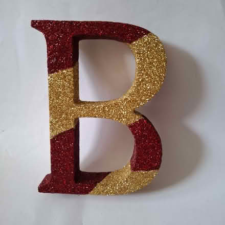 Photo of free glittery B (Emmbrook RG41) #1