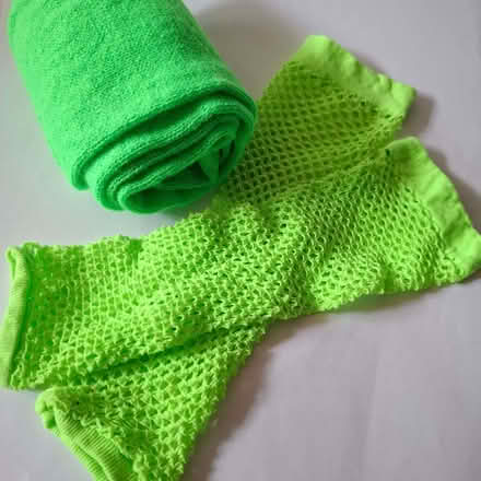 Photo of free neon green legwarmers and fingerless gloves (Emmbrook RG41) #1