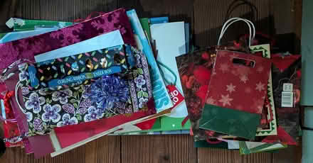 Photo of free assorted-sized gift bags (Anna st in Teaneck) #1
