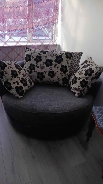 Photo of free 2 or 3 sofa and spinning sofa (Surbiton KT5) #2