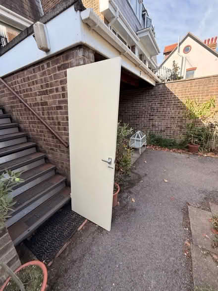 Photo of free 1970’s plain white doors (New Barnet, EN5) #1