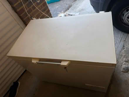 Photo of free Chest freezer (Wraysbury TW19) #1