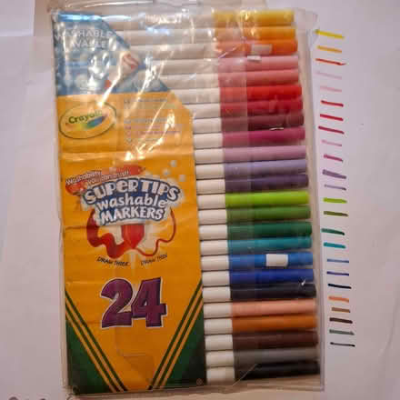 Photo of free crayola washable markers (Emmbrook RG41) #1