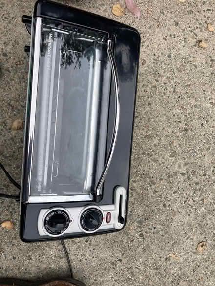 Photo of free Tiny Hamilton Beach toaster oven (Foothill Boulevard Cupertino) #1